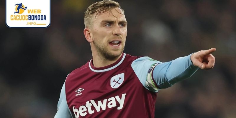 Tiền vệ cánh phải hay nhất thế giới điểm tên Jarrod Bowen