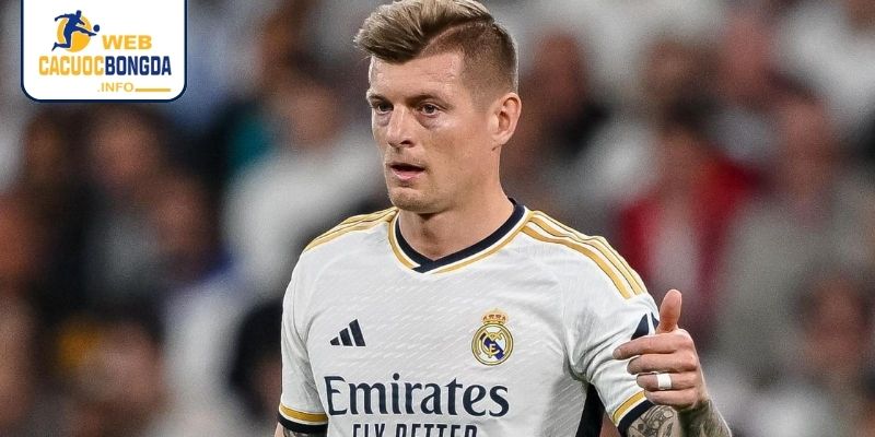 Tiền vệ trung tâm hay nhất thế giới gọi tên Toni Kroos