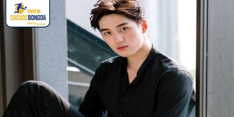 Tiểu sử của Tuấn Tú